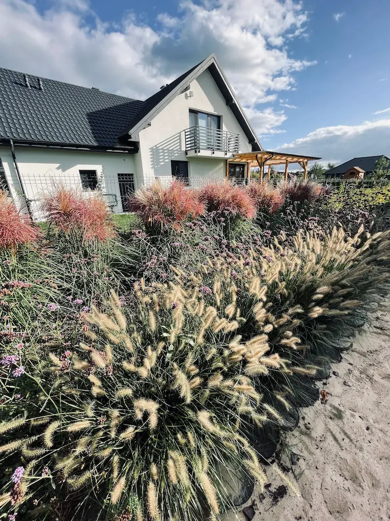 Wykonanie wysokiej rabaty trzyrzędowej